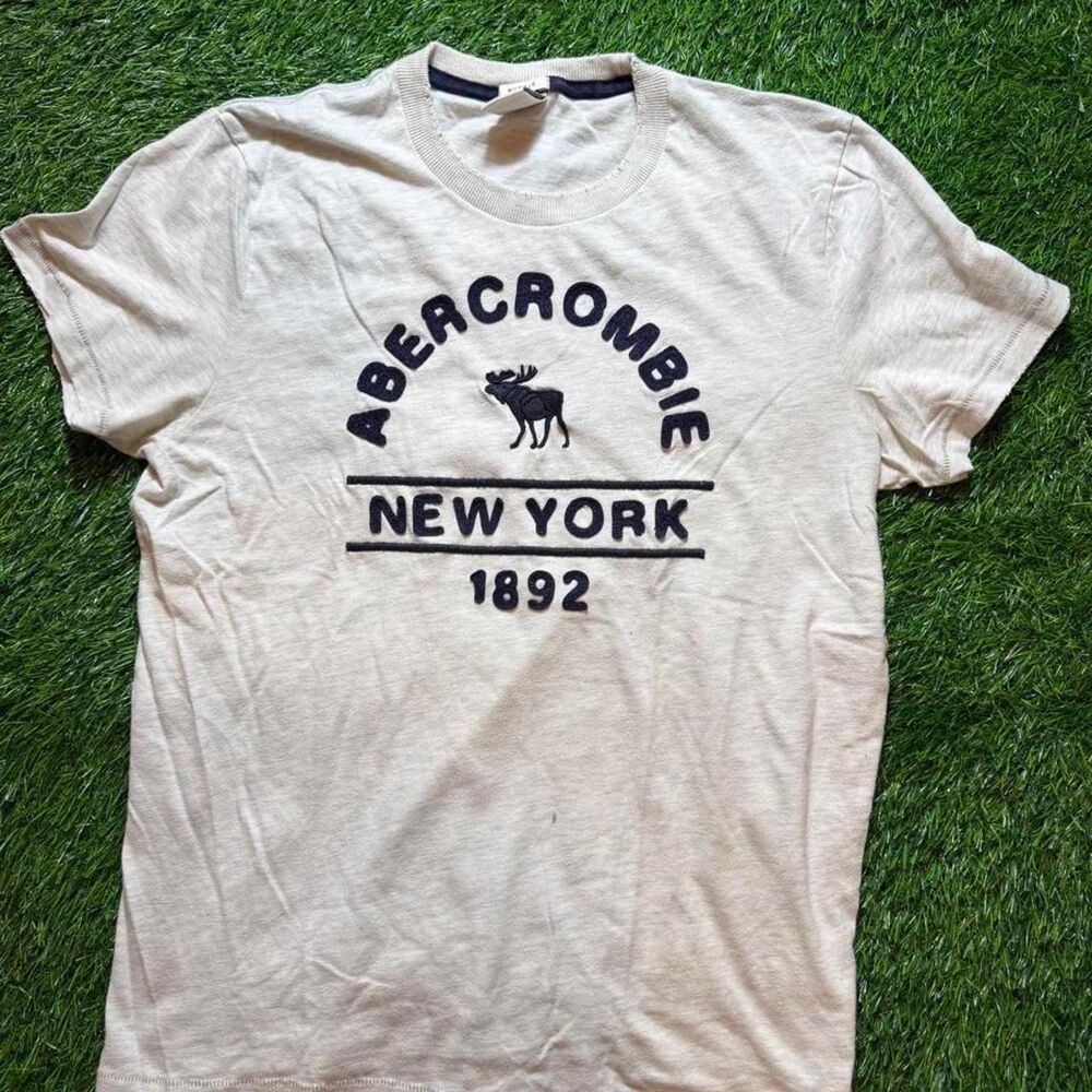 Abercrombie-fitch Men's Cream and Grey T-shirt